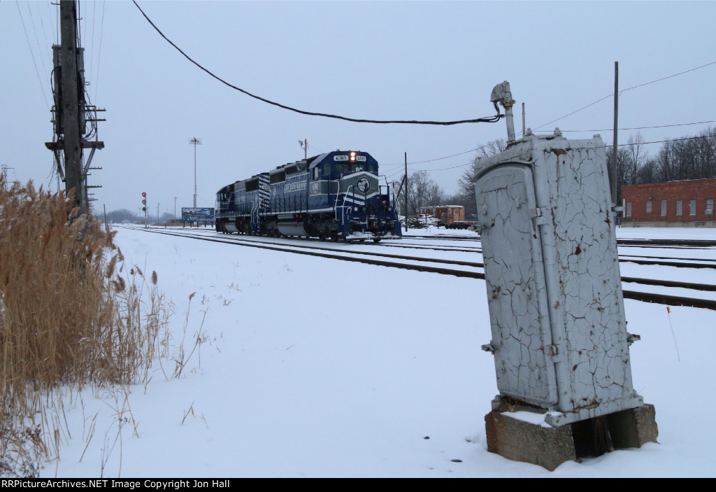 6303 & 6355 roll back in to the yard to get tied on to the southbound train